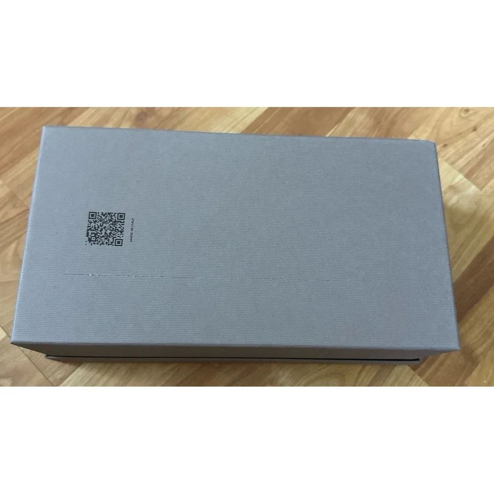 Gianvito Rossi empty shoe‎ box